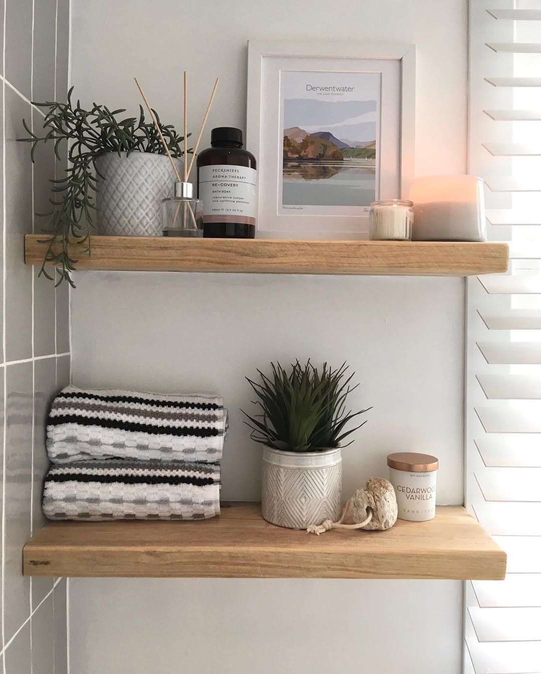 1 Calm Styling for a Clean Shelf