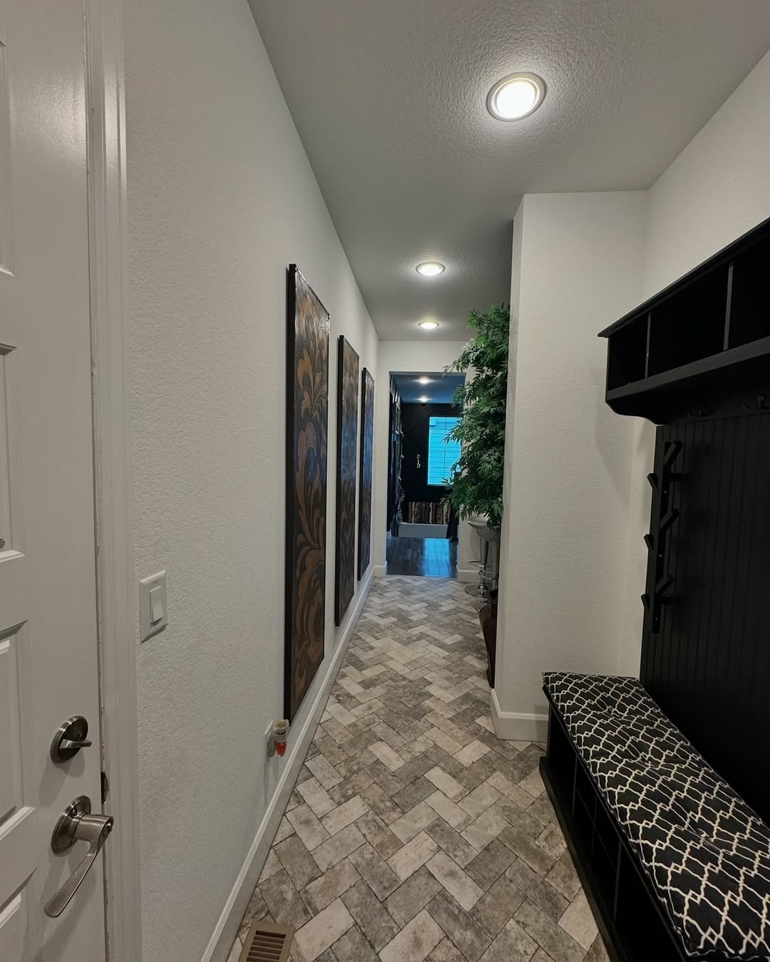 1 Corridor with Clean Contrast