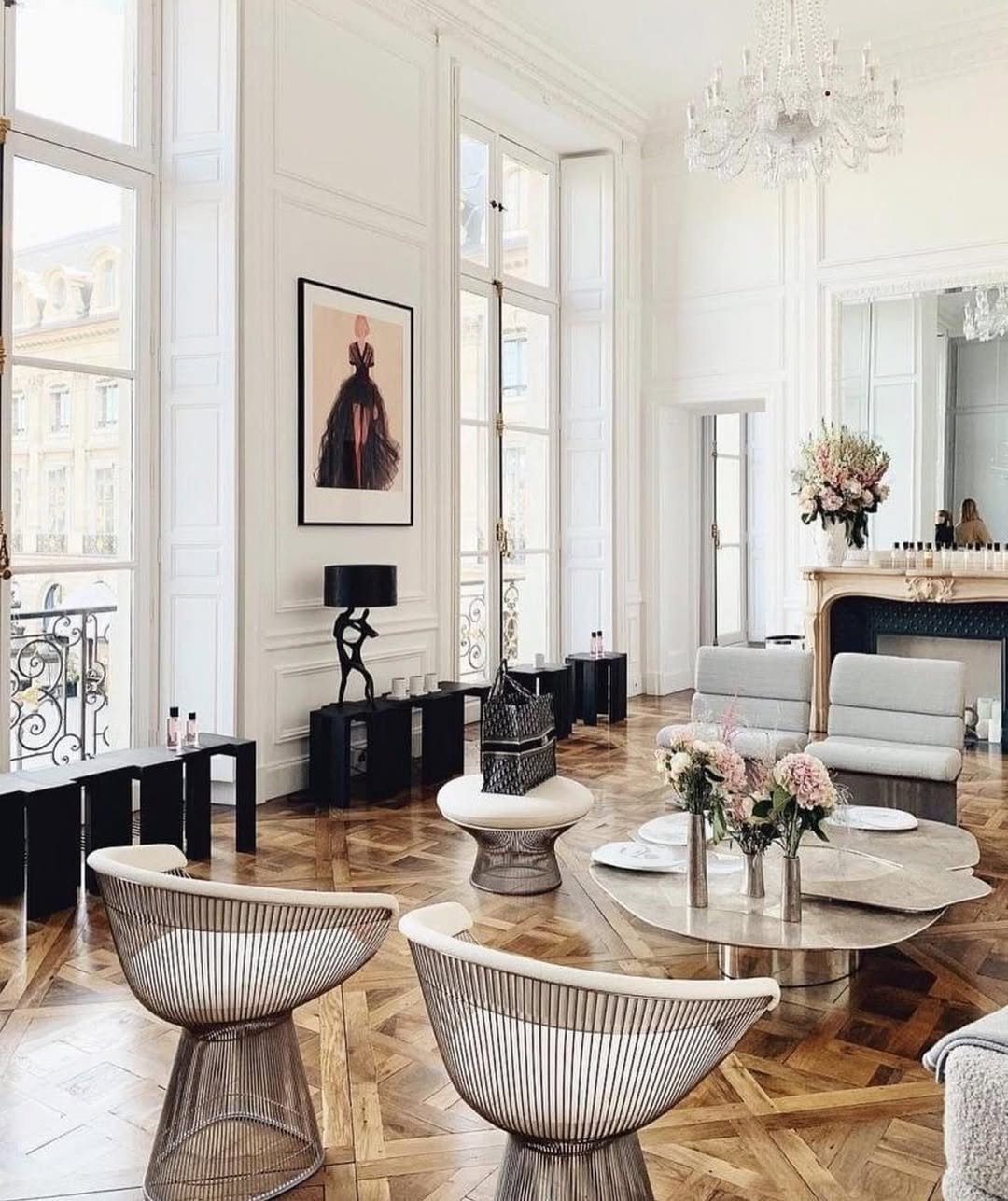 1 Parisian Elegance