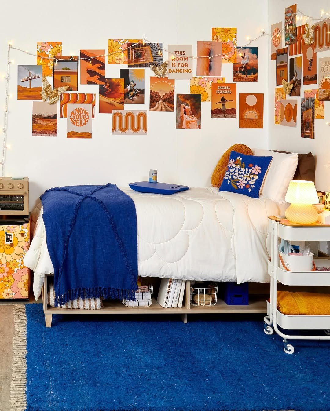 1 Wall Design with a Retro Sunset