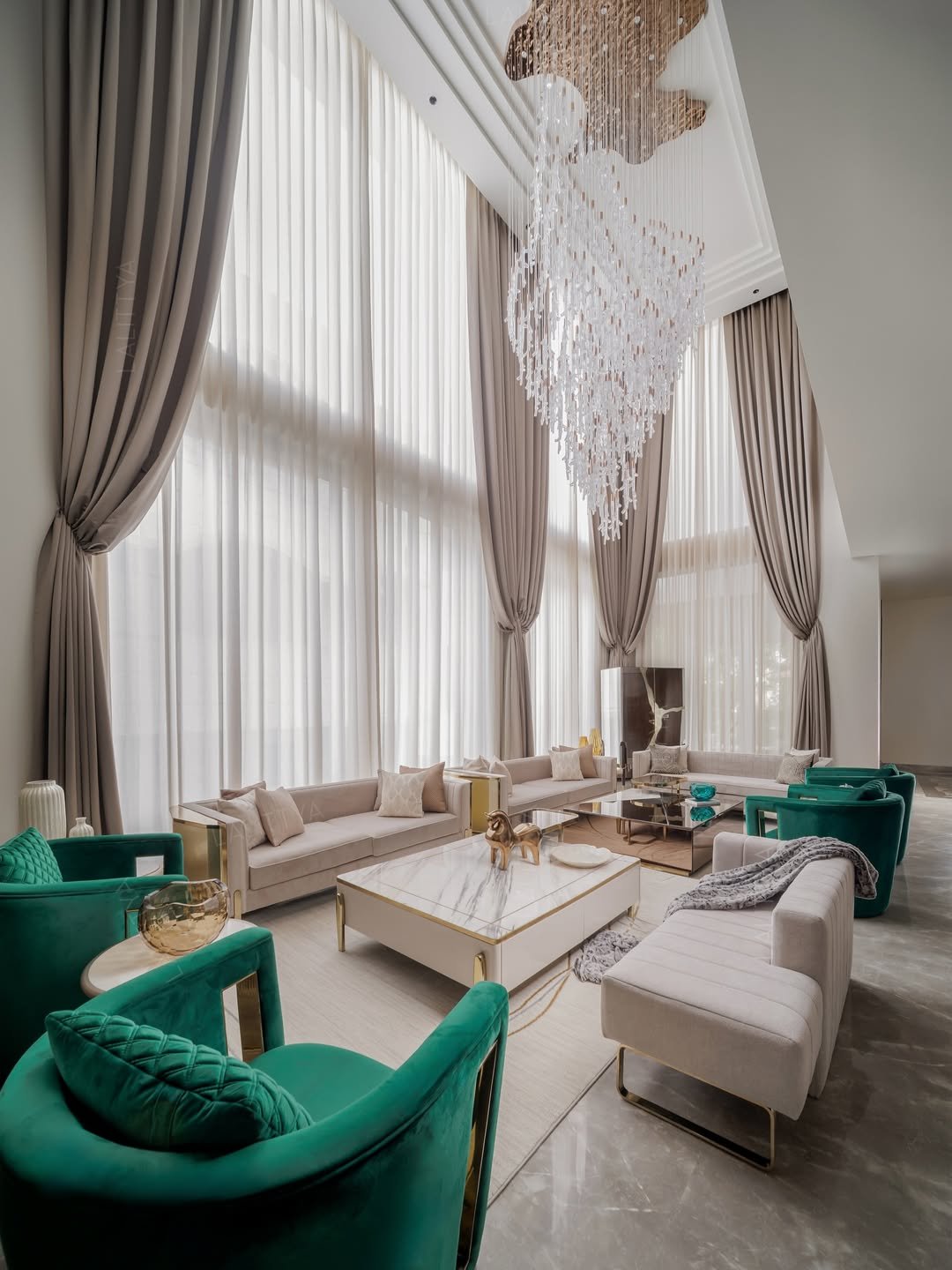 11 Family Lounges with Grand Luxe Style