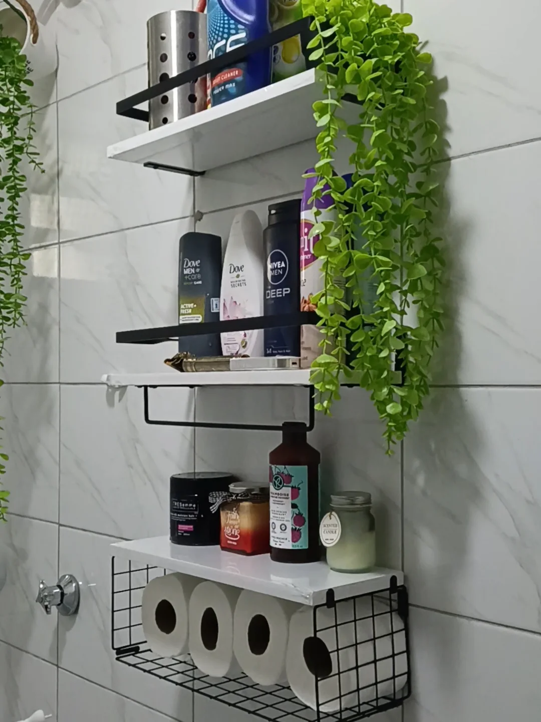 12 Shelf Styling in High Contrast