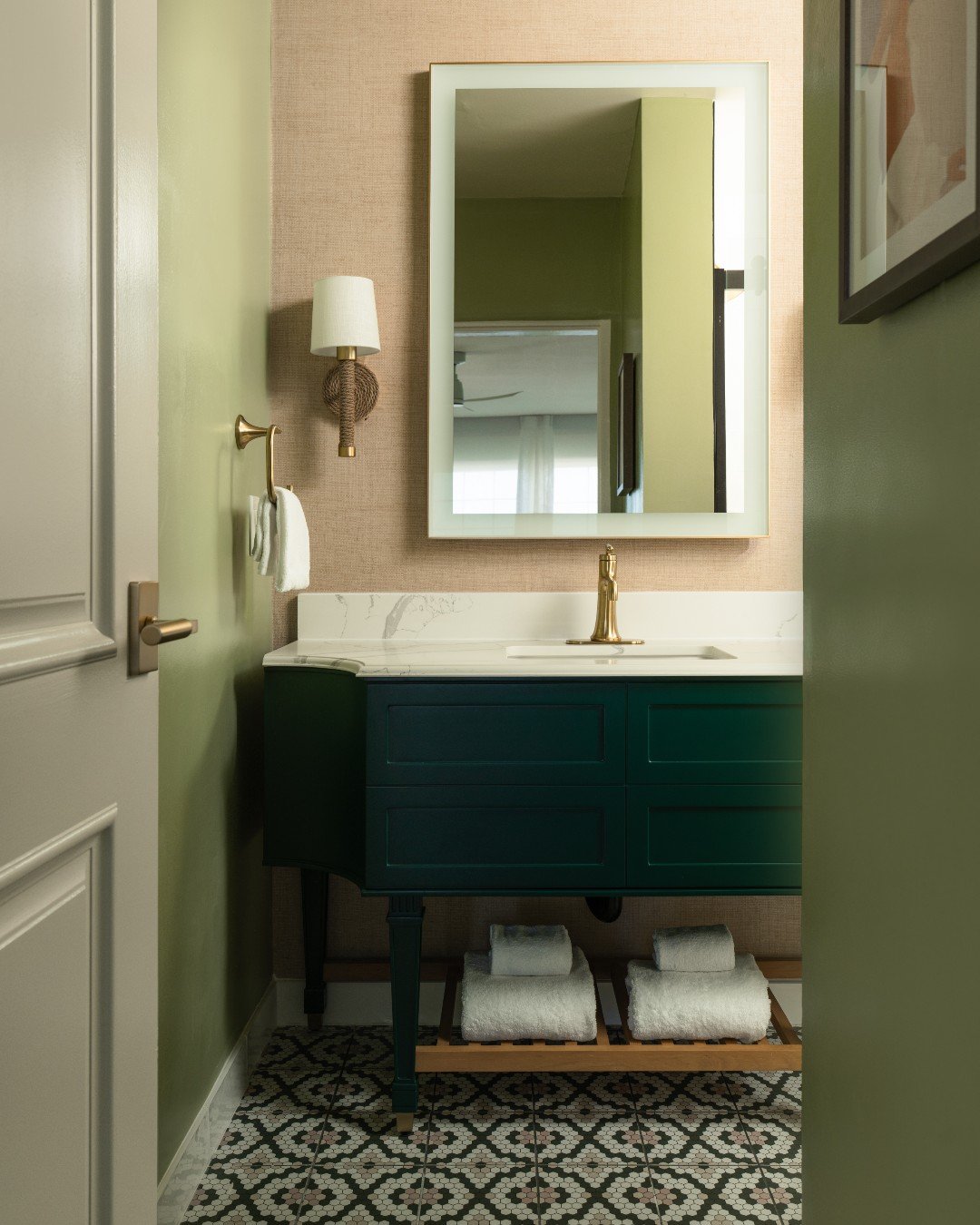 13 Green Moody Retreat