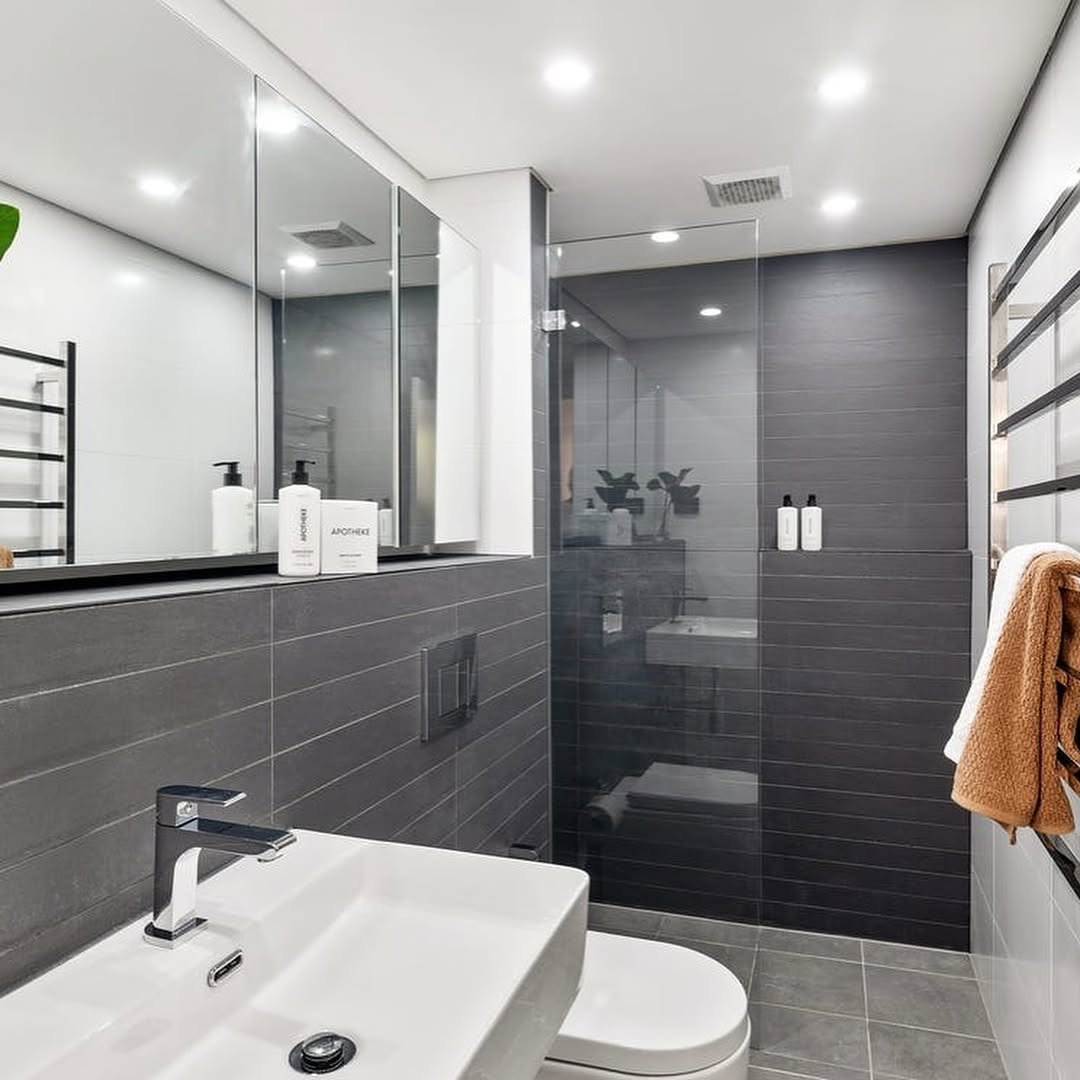 13 Light and Dark Modern Contrast