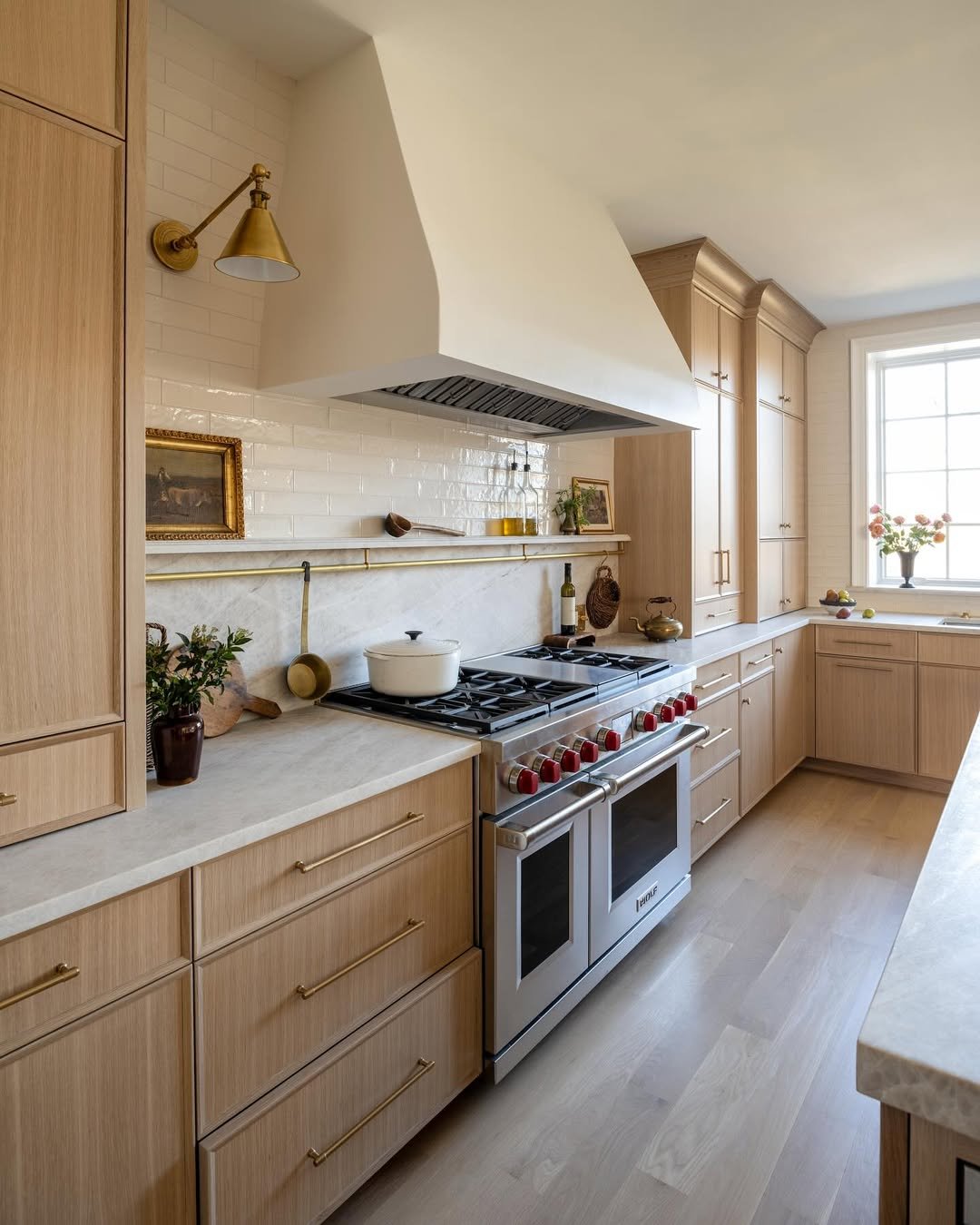 13 Minimal Pantries