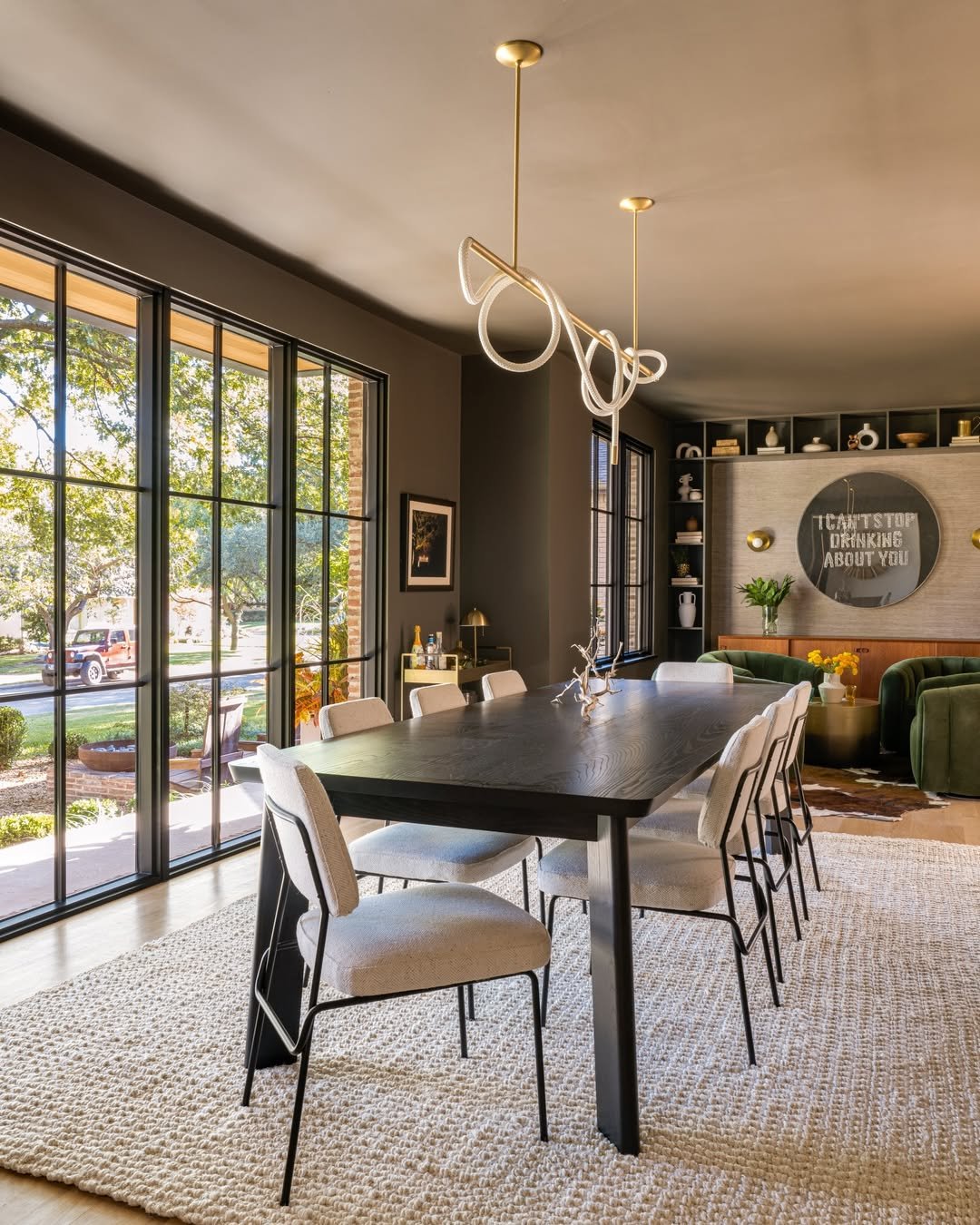 13 Moody Modern Dramatic Dining Rooms