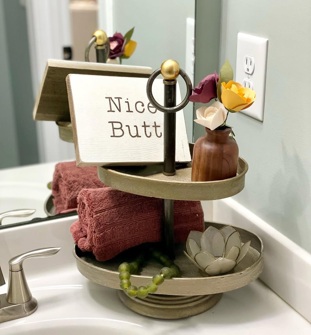 17 Coastal Bathroom Setups