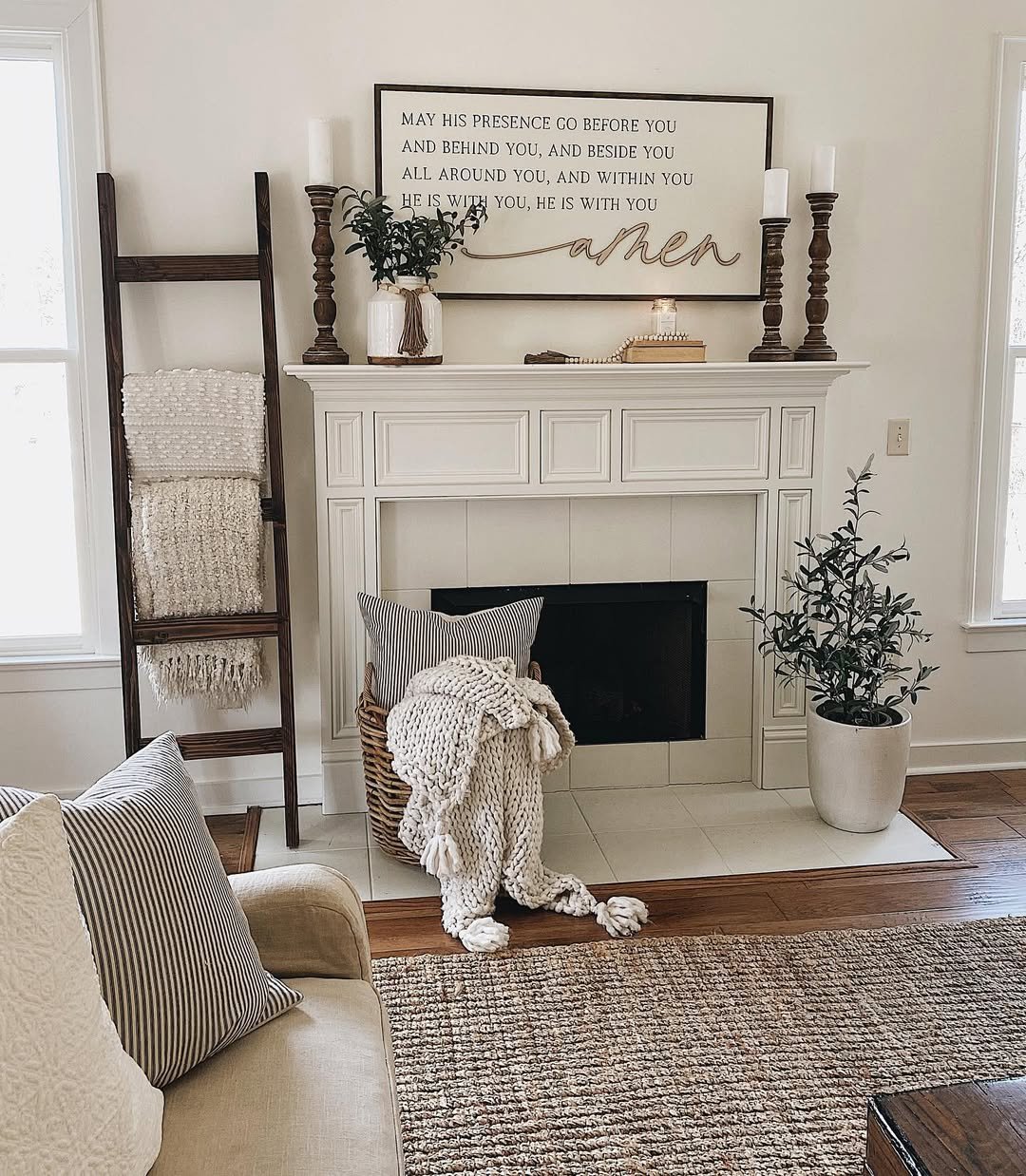 17 Cozy Layered Neutral Mantel