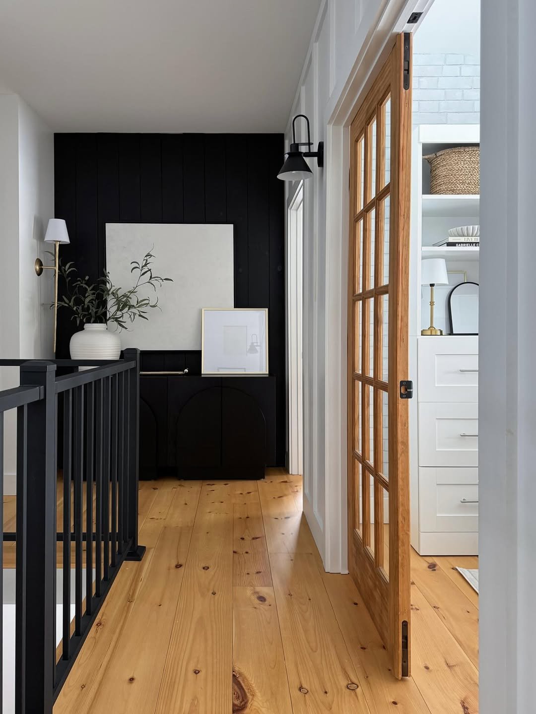 17 Elegant Warm Neutral Hallways