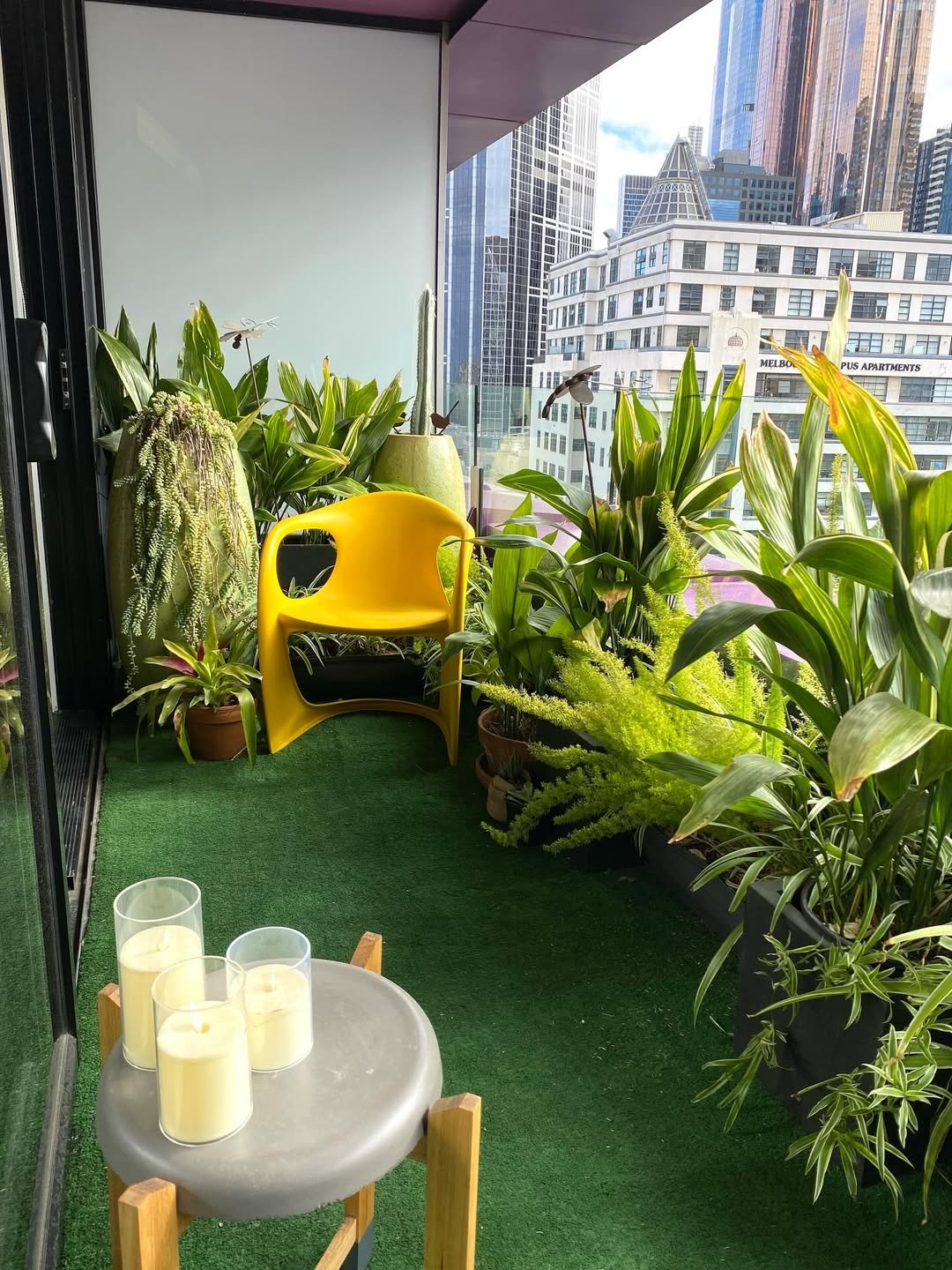 17 Pop Jungle Balcony