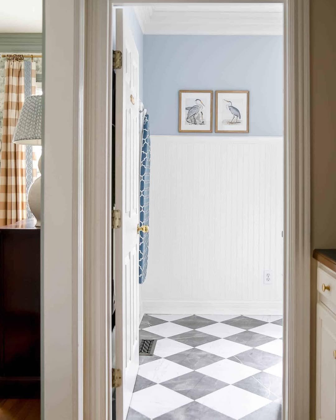 18 Balanced Light Gray Hallways