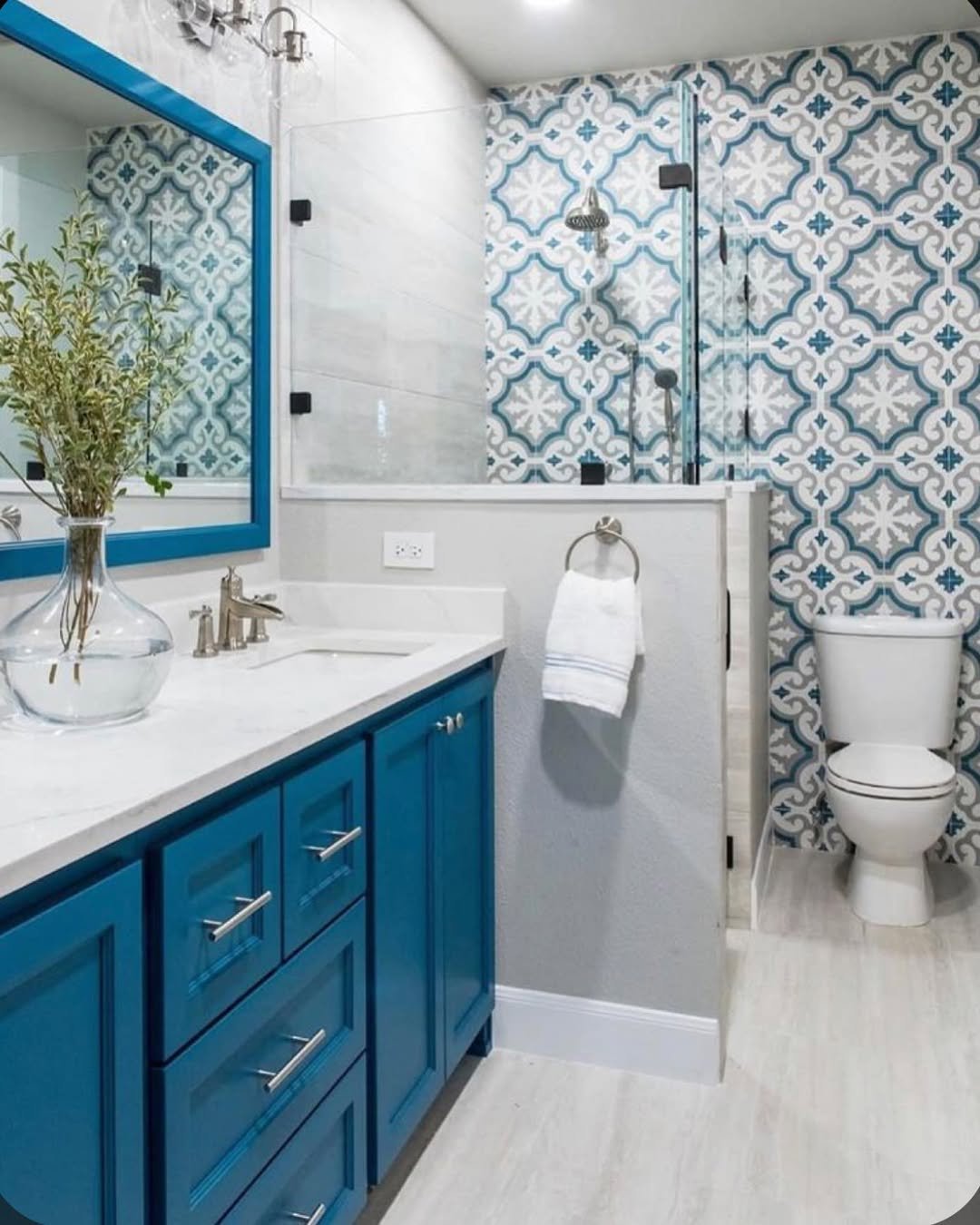 18 Bold Patterned Tile Bathroom Ideas