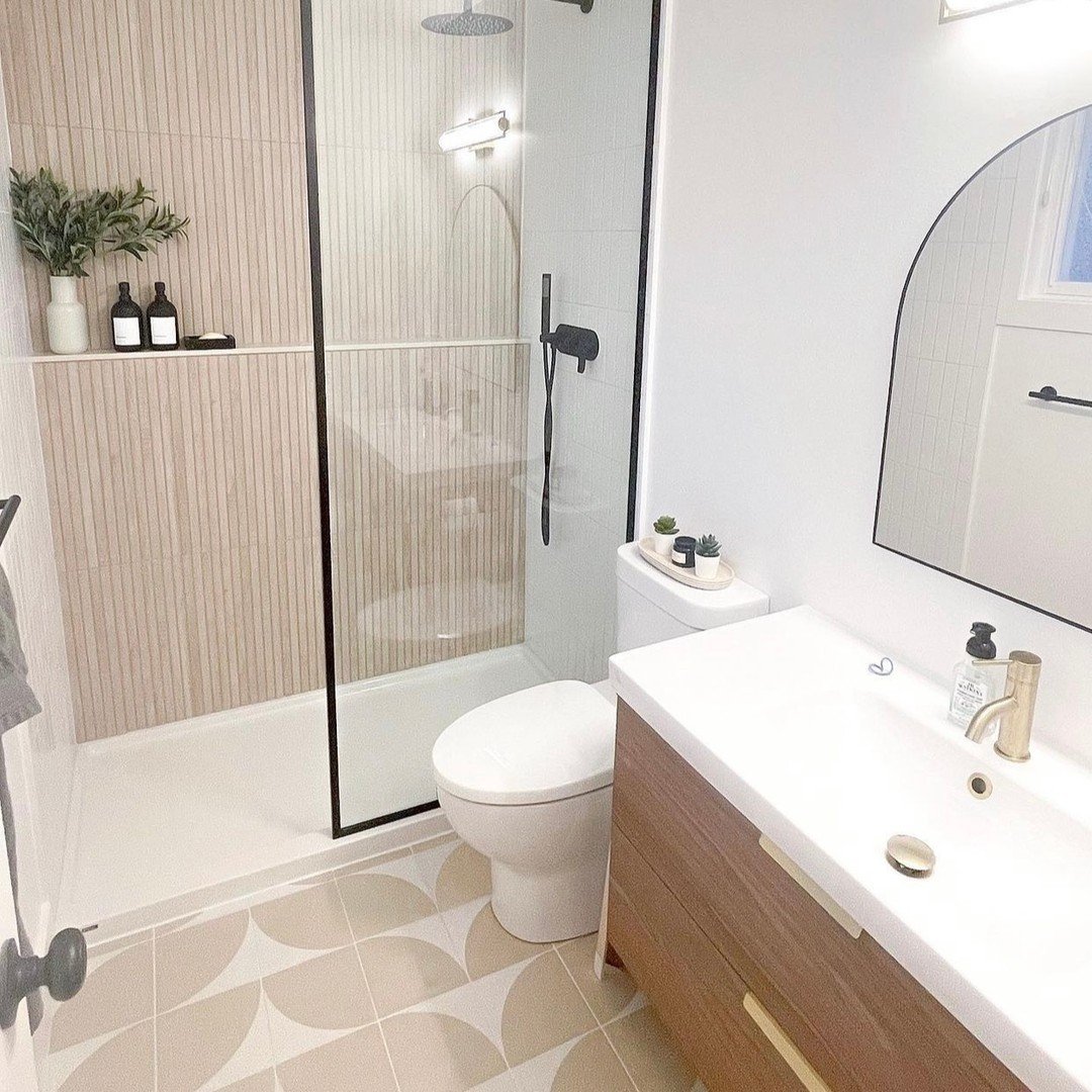 18 Marble with Modern Contrast