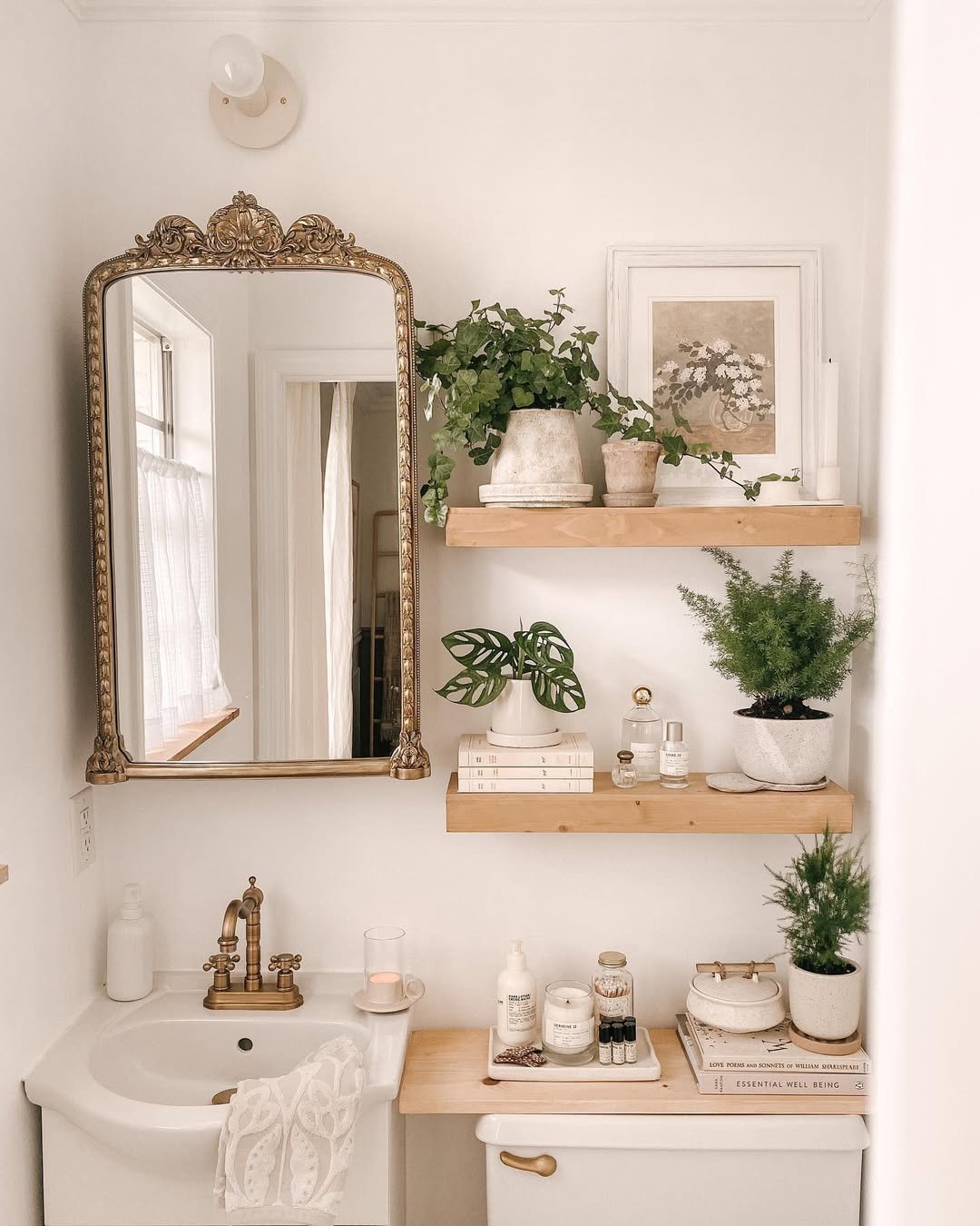18 Shelf Layering with a Bright Balanced Look