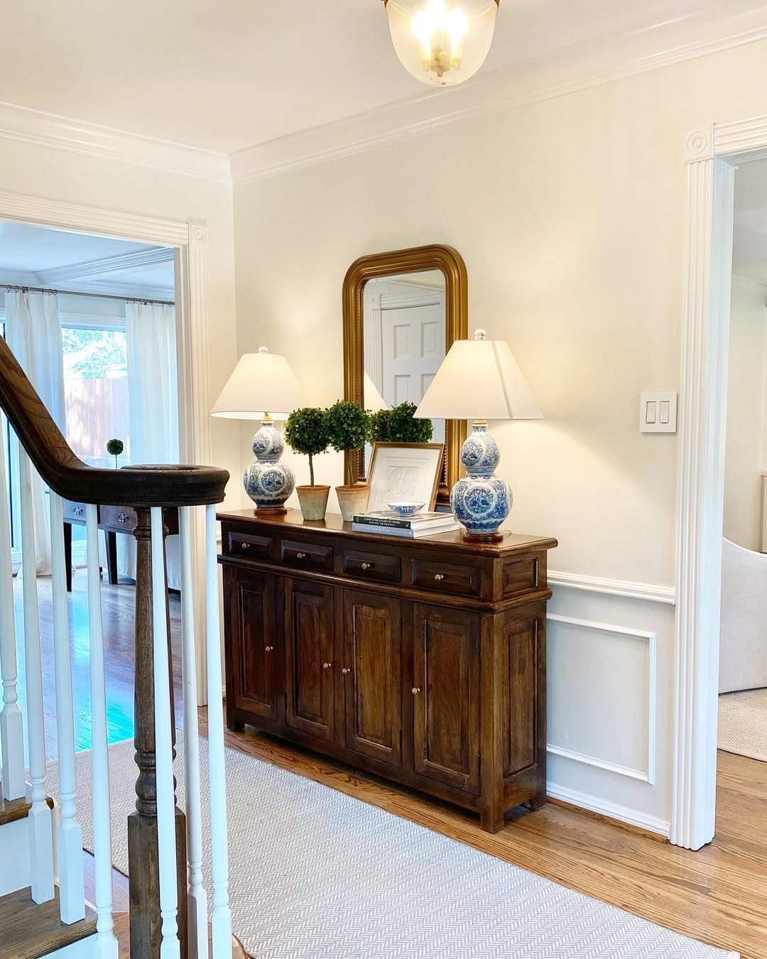 19 Warm Welcoming Southern Entry