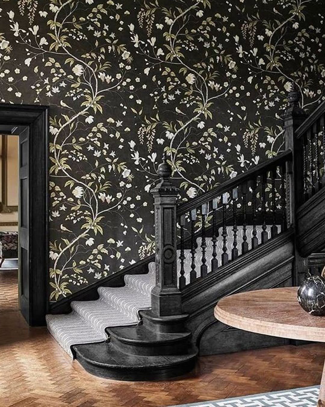 20 Dark Floral Botanical Staircase