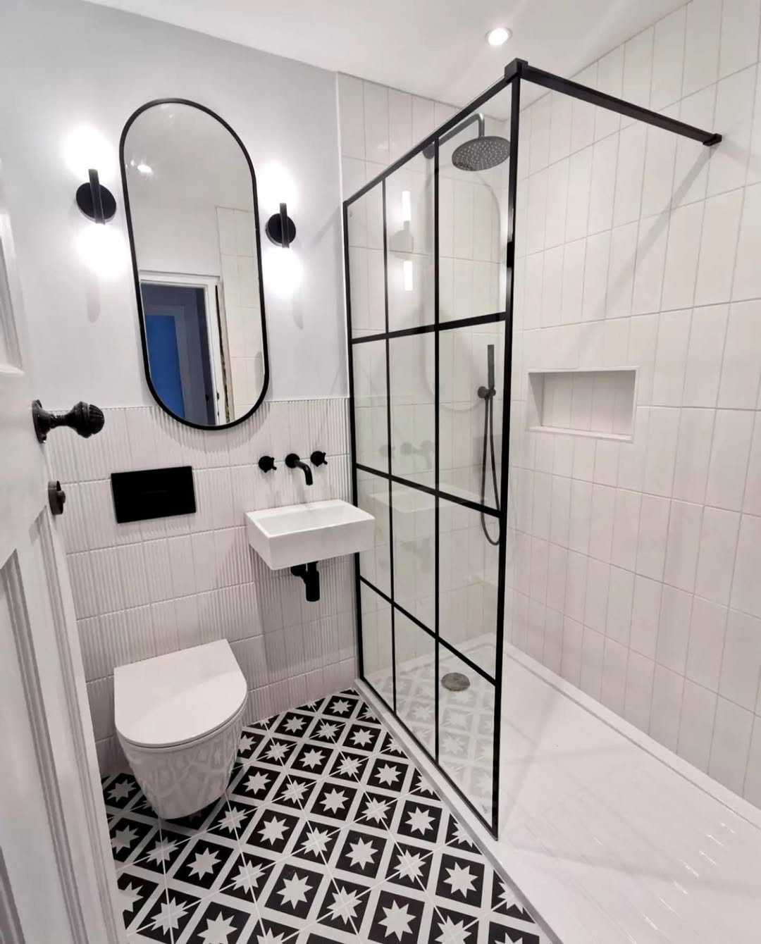 20 Monochrome Graphic Black White Bathroom Ideas