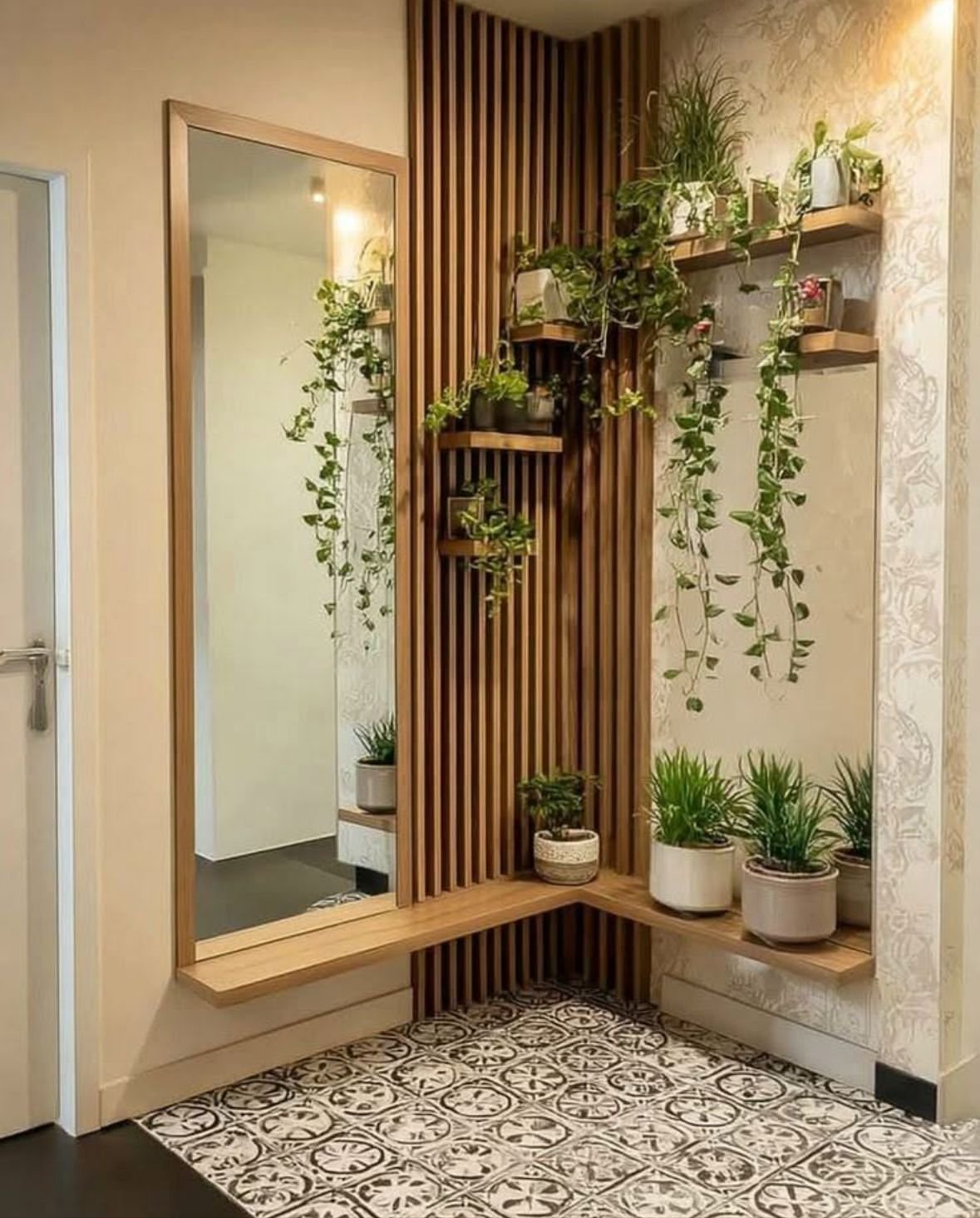 22 Entryway Vertical Garden