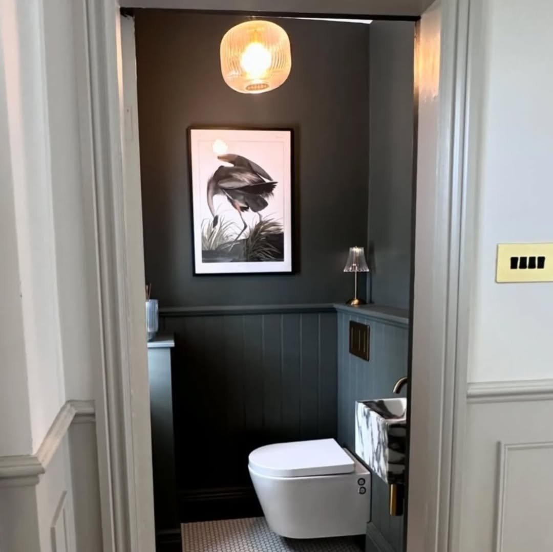 22 Moody Dramatic Powder Room Ideas
