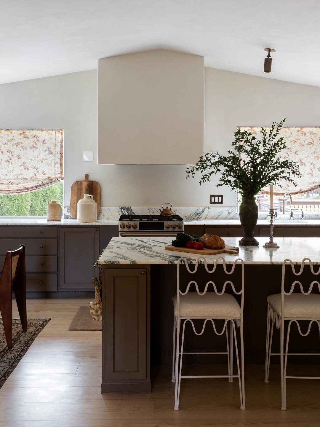 22 Tailored Symmetrical Neutral Kitchen