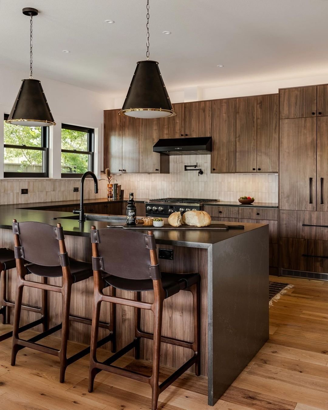 23 Kitchen Island Gathering Ideas