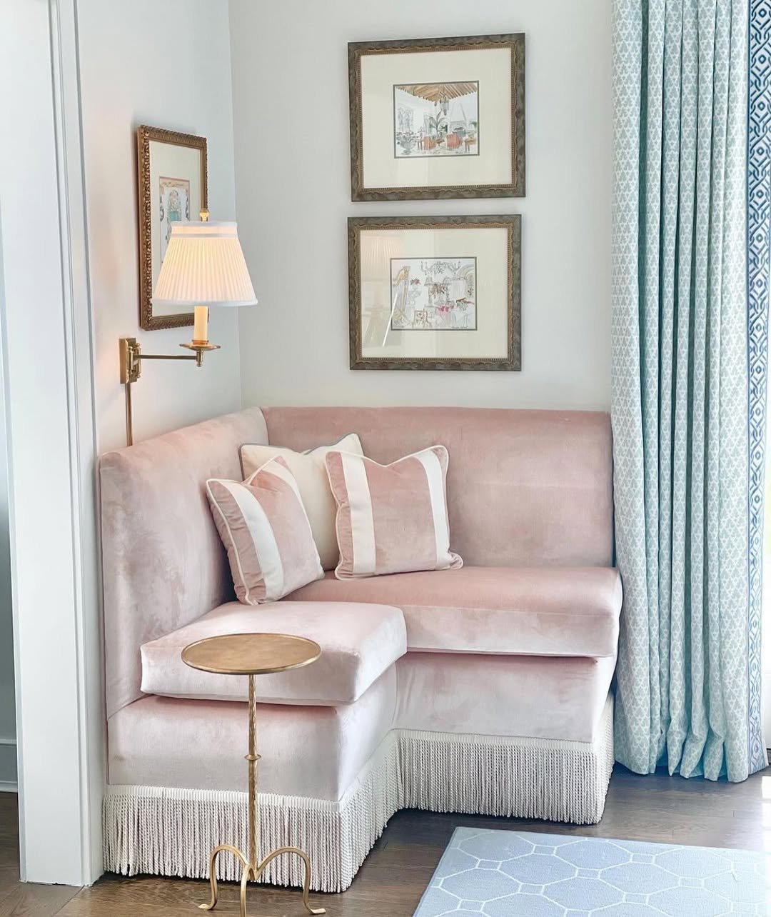 24 Lounge Nook in Soft Blush