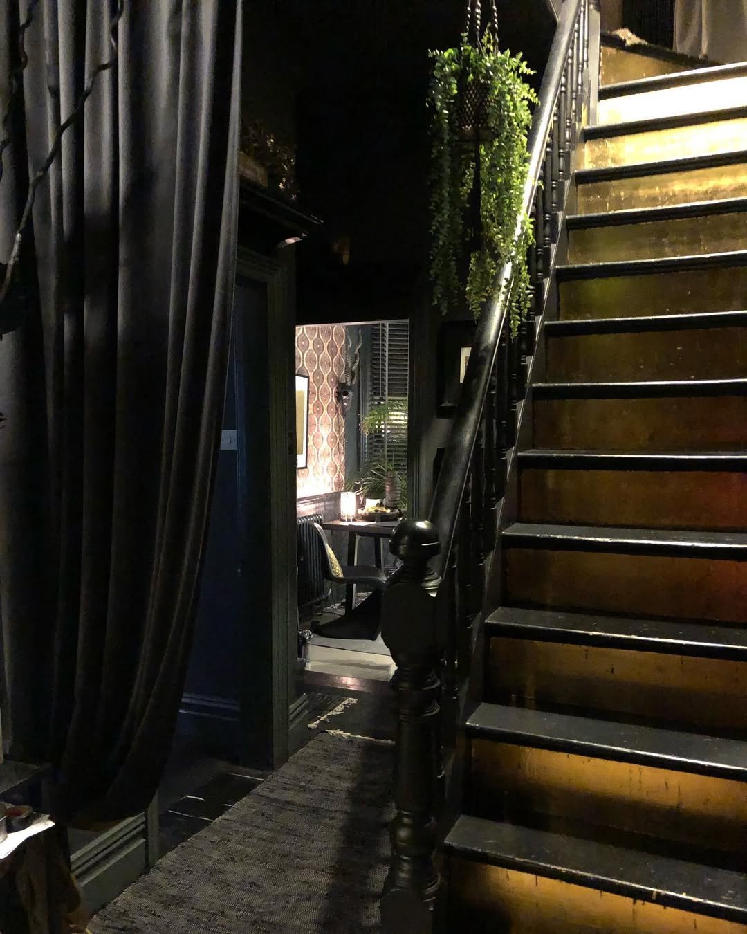 24 Midnight Mood Staircase