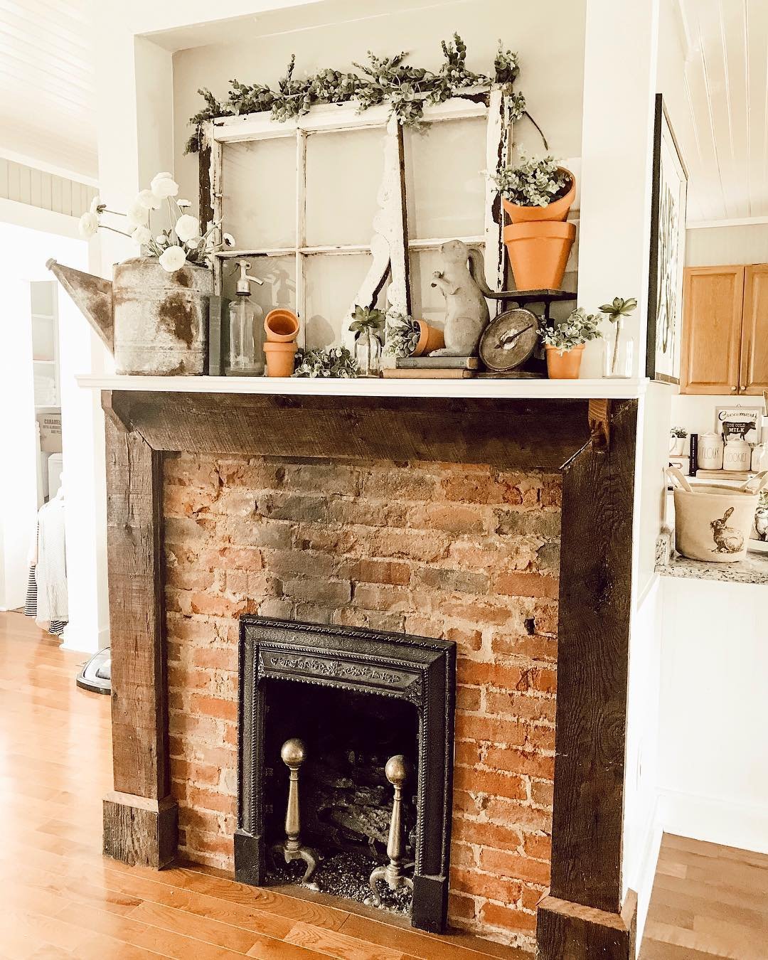 24 Vintage Layered Garden Decor Ideas
