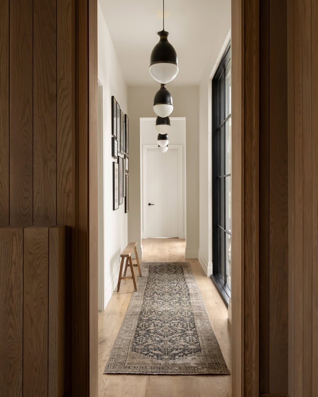 25 Hallway Lighting Ideas with Sculptural Simplicity