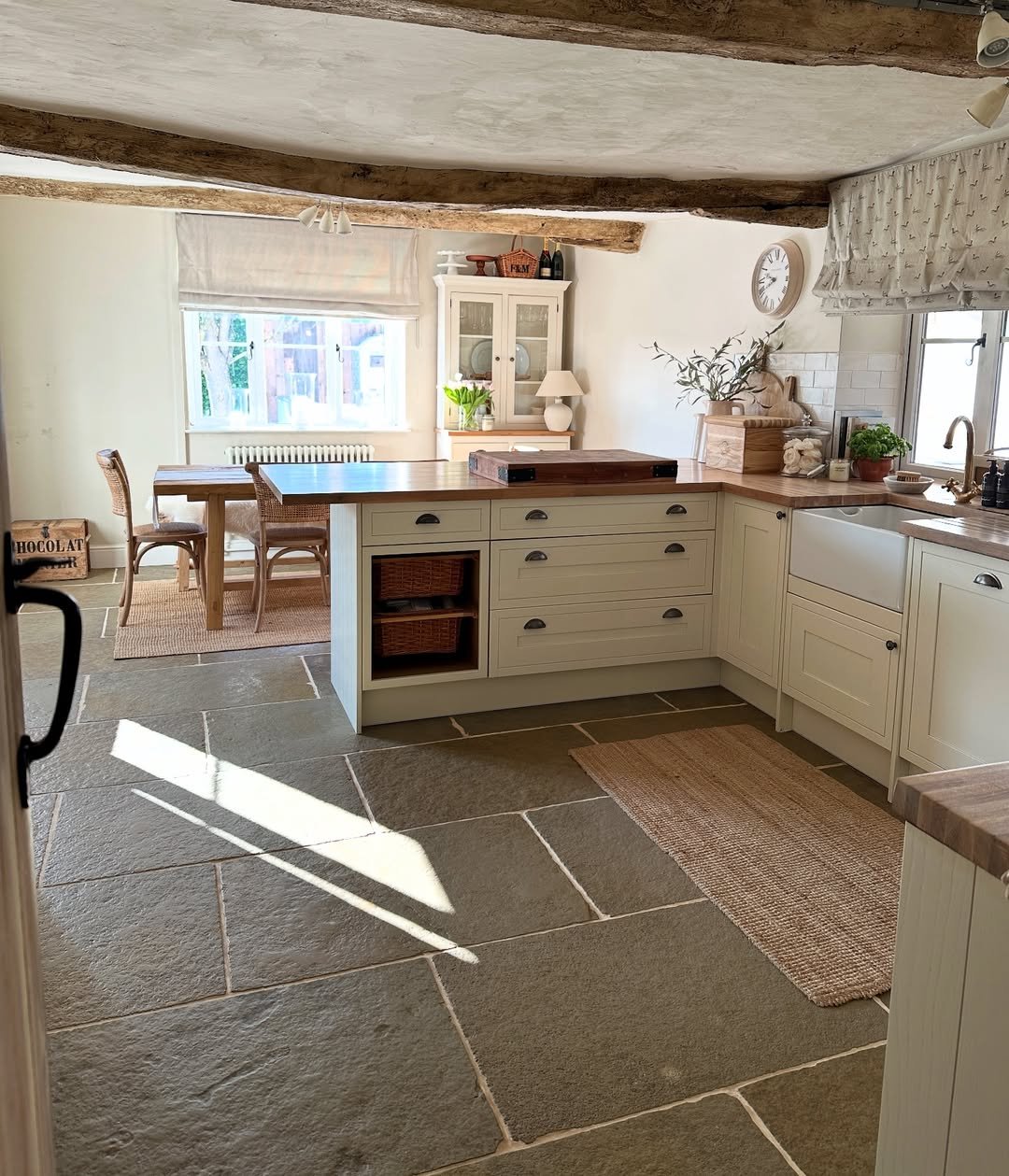 25 Simple English Cottage Kitchen Ideas