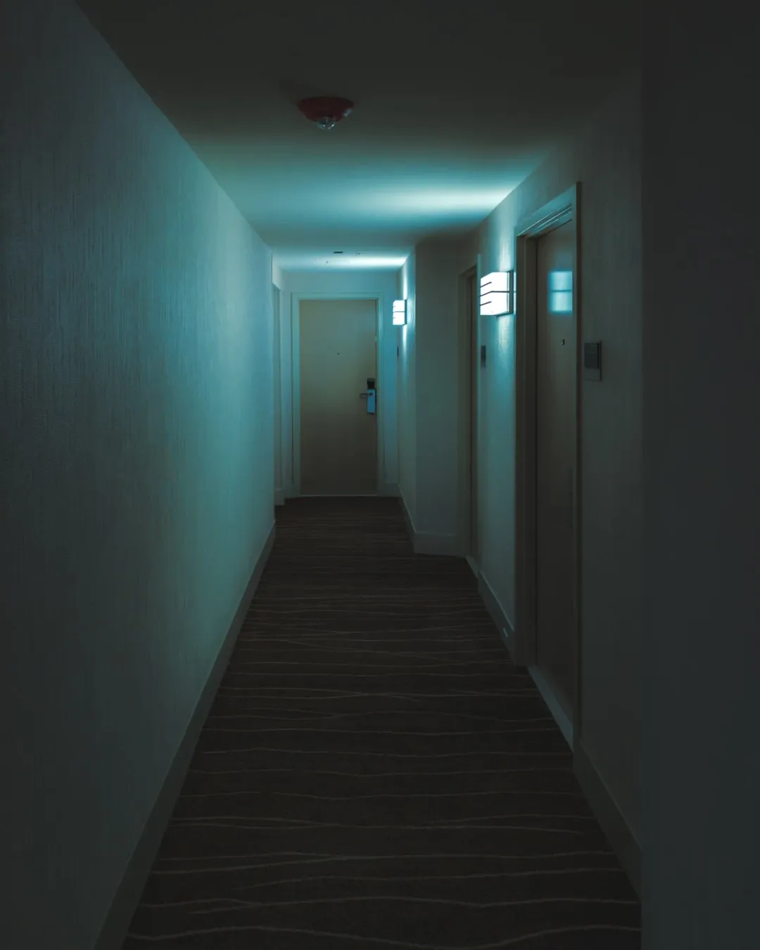 26 Minimal Corridor in Cool Tones