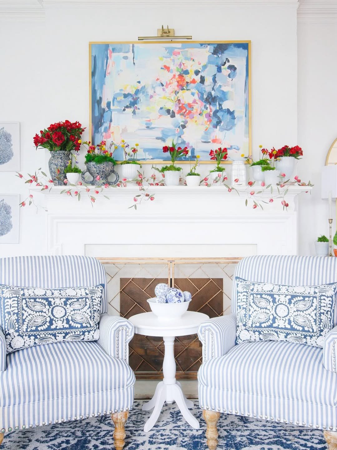 26 Playful Layered Farmhouse Mantel Ideas