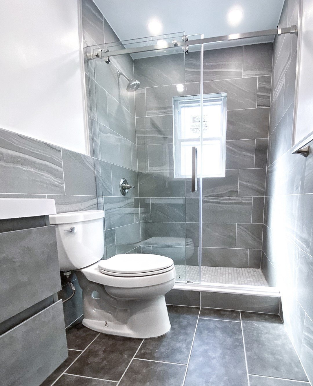 3 Compact Bathroom Design