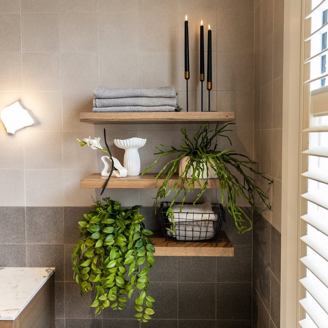3 Greenery Focused Shelf Styling Ideas