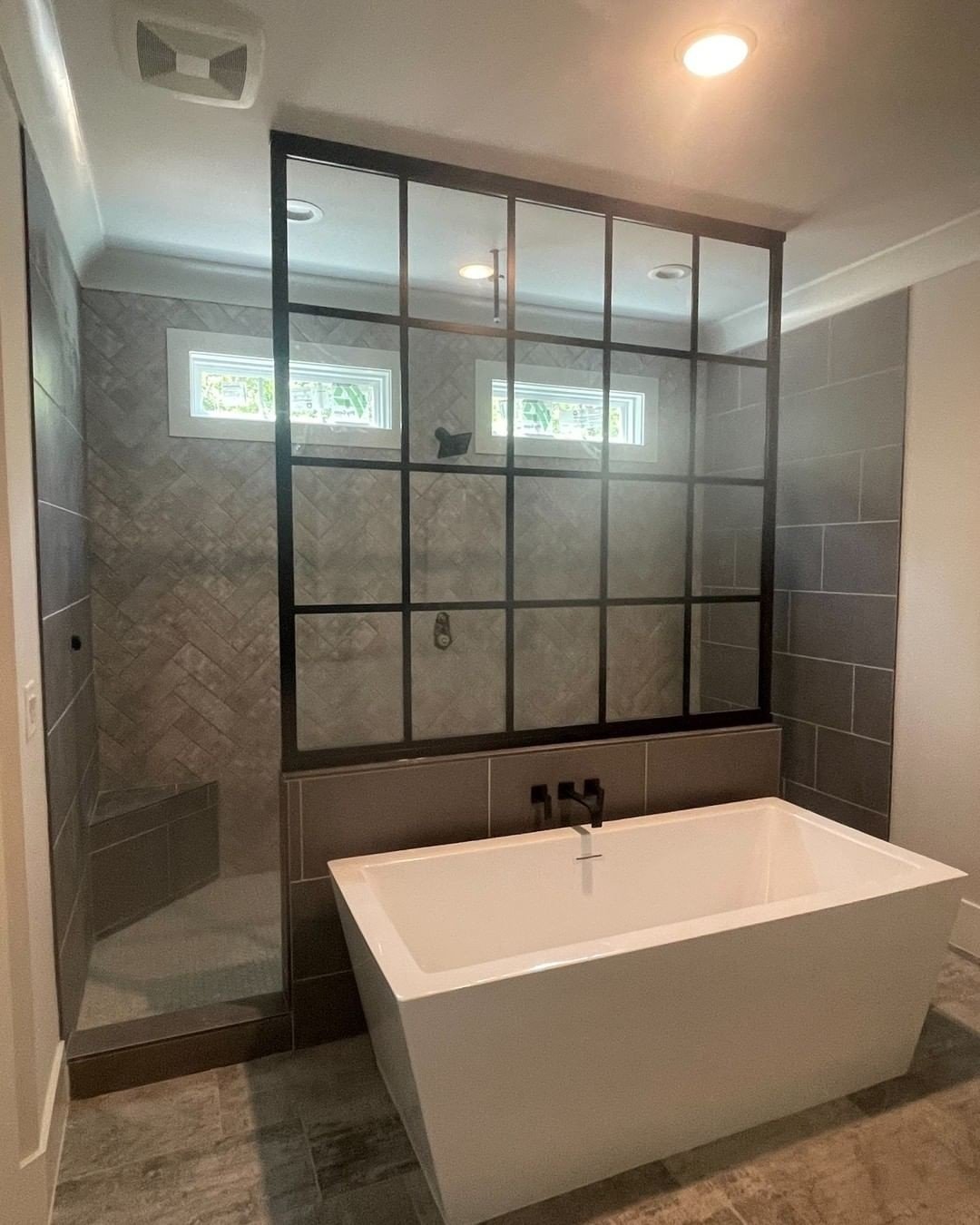 3 Open Glass Walk-In Shower in Soft Neutral Easy-Living Style
