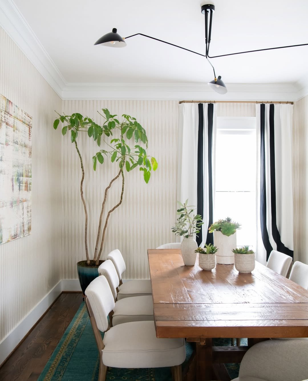 3 Warmth-Focused Minimalist Dining Room