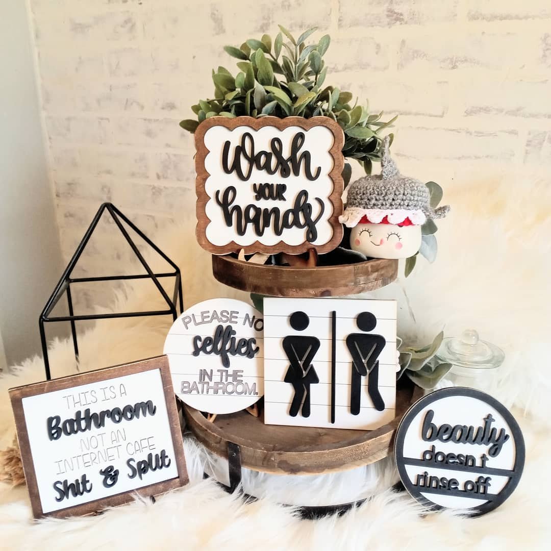 5 Playful Stacked Sign Display