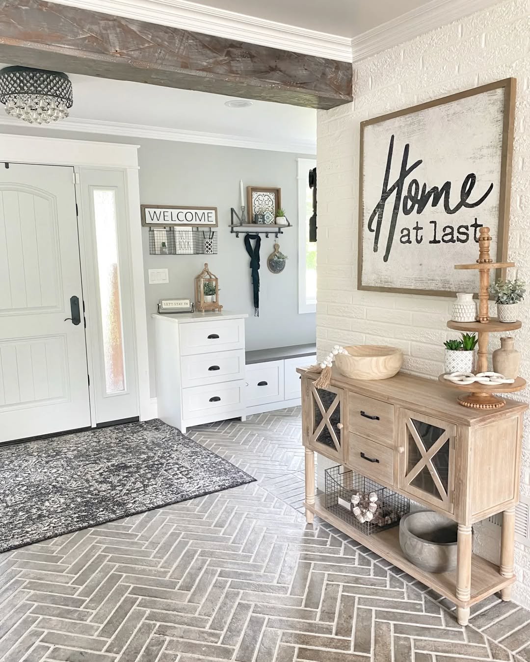 6 Welcome Corner in a Farmhouse