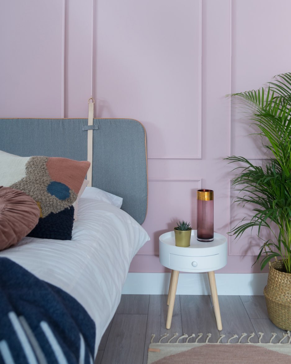 7 Bedroom wall with pink panelling