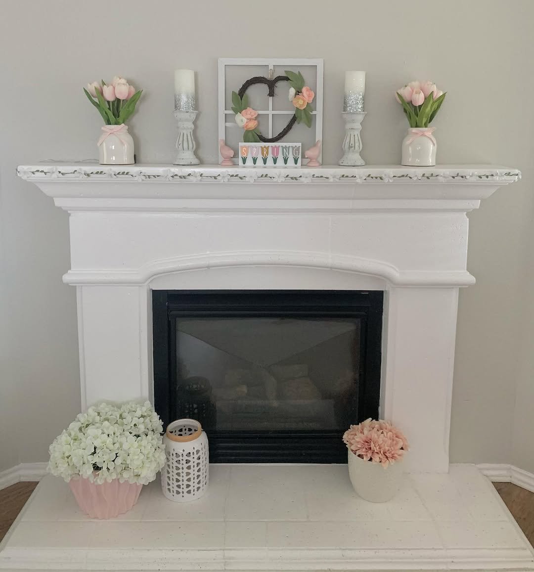 7 Minimal Spring Mantel