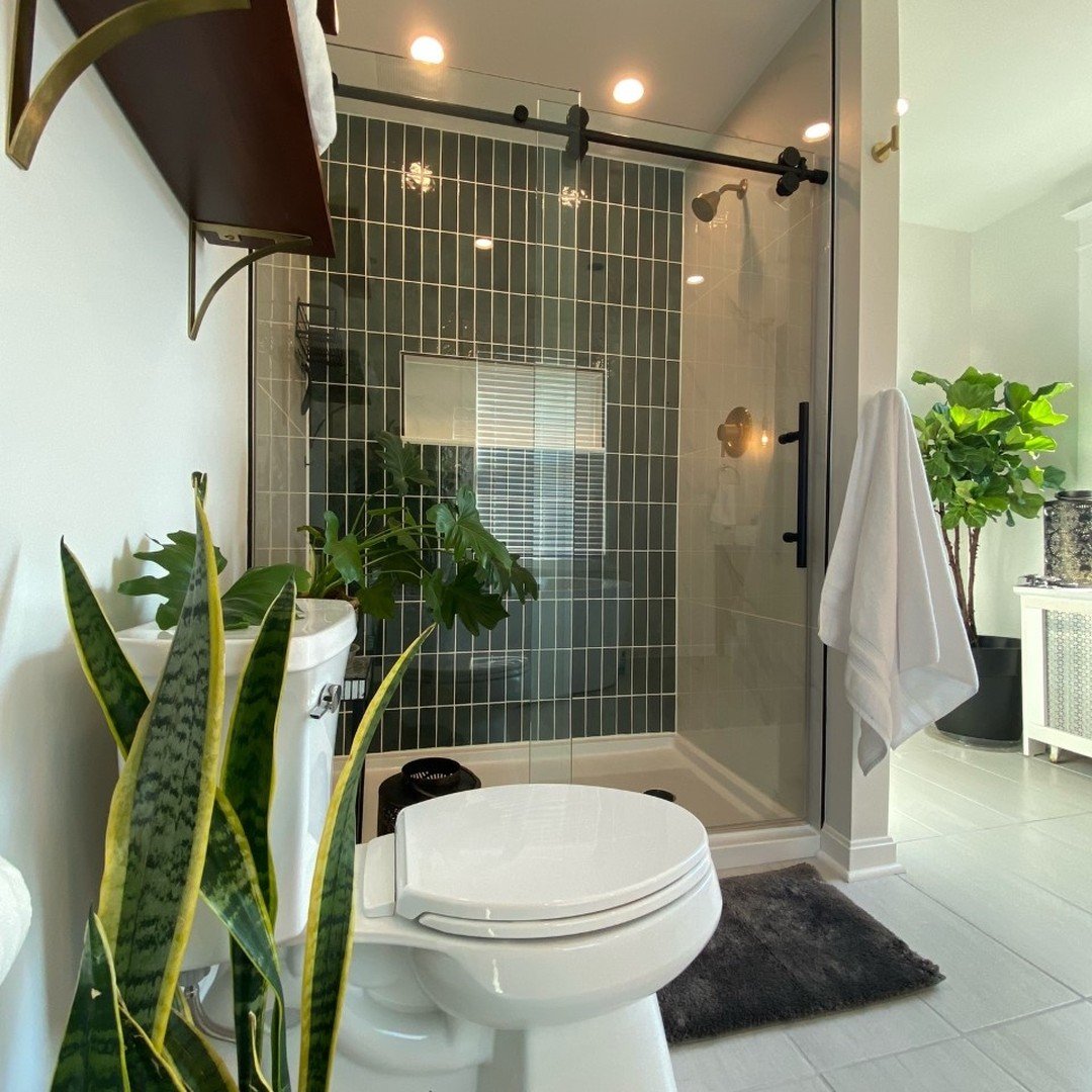 7 Modern Edgy Black-Framed Shower Enclosure with Bold Lines