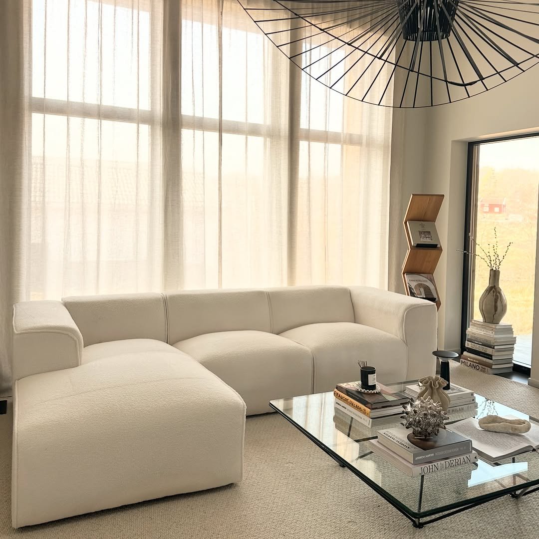 7 Neutral Art Rooms