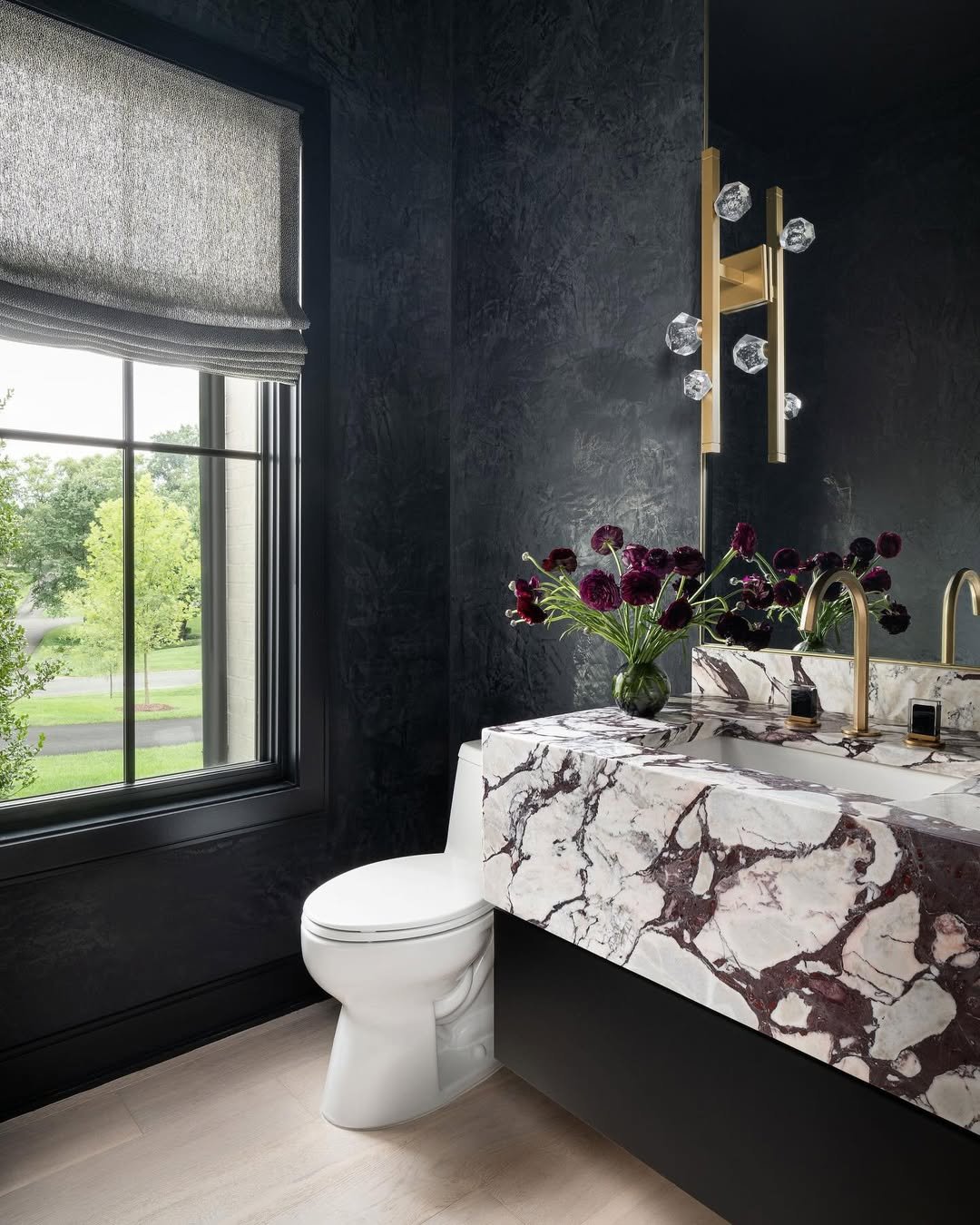 8 Earthy Moody Spa Bathrooms
