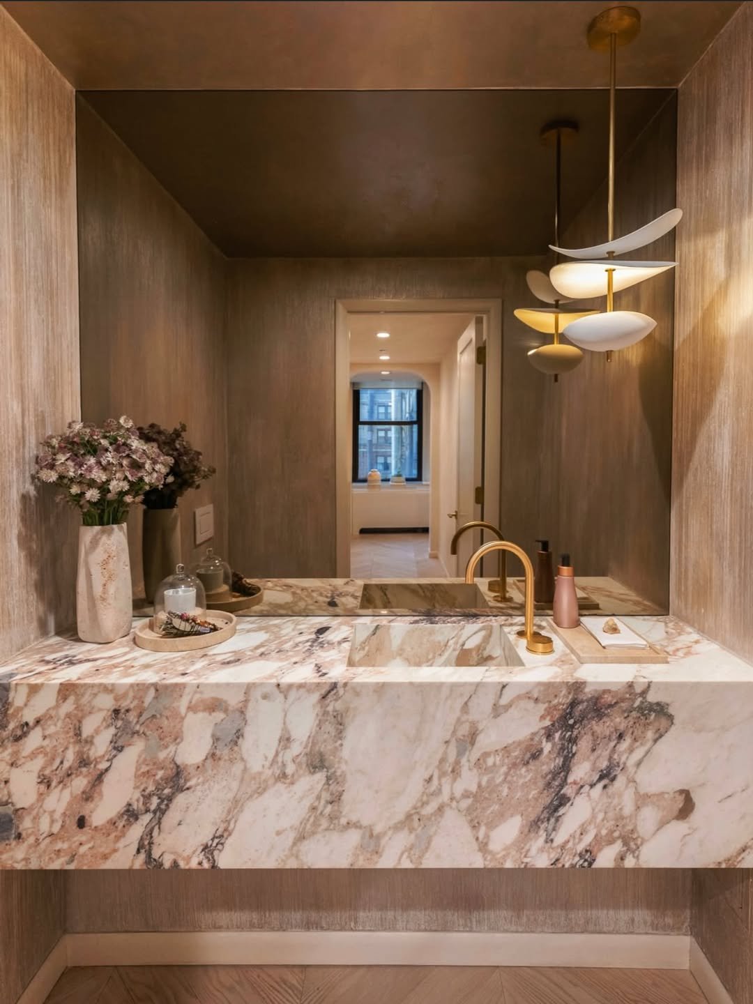 8 marble bathrooms for a moody retreat