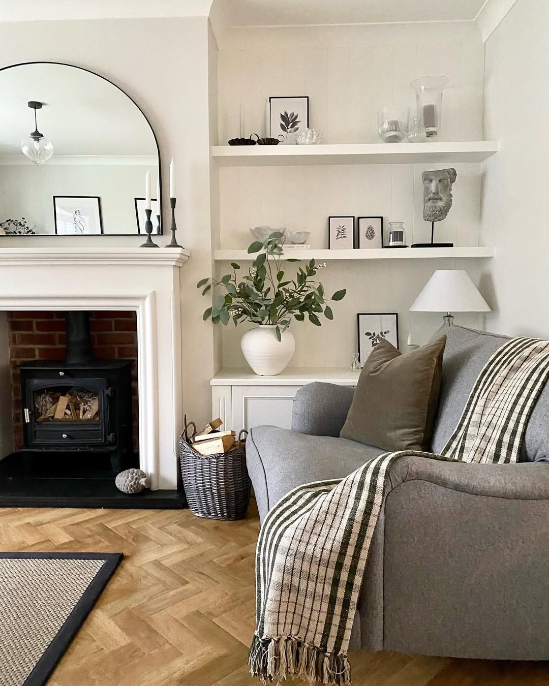 8 Simple Grey Sofa Gallery Wall Ideas