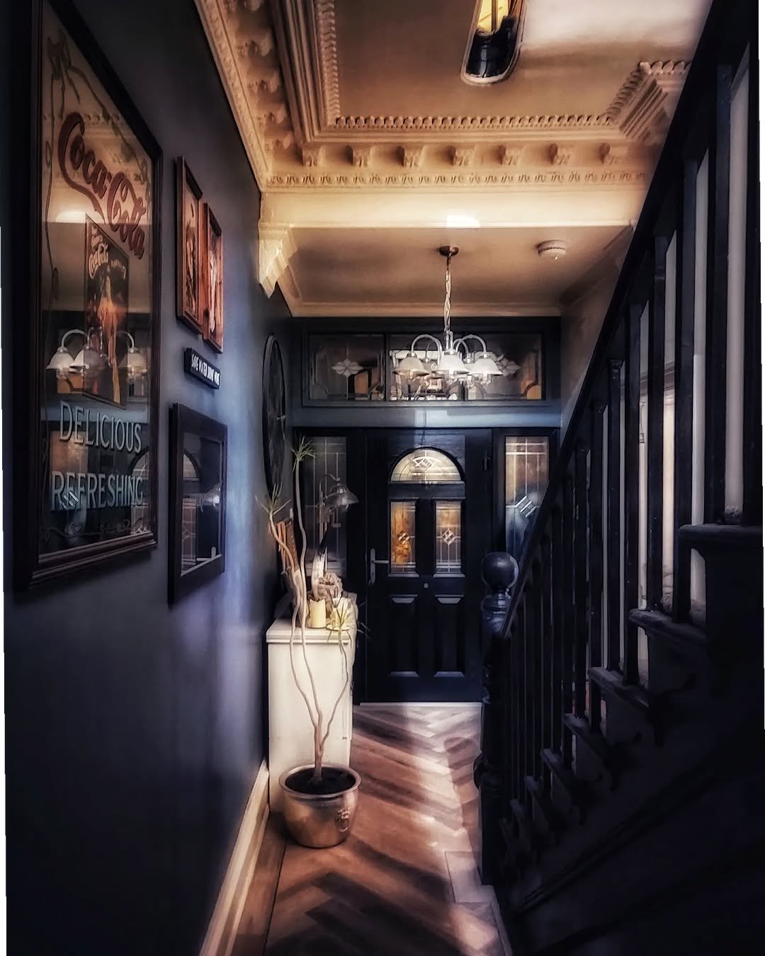 8 Vintage Nostalgic Entryway