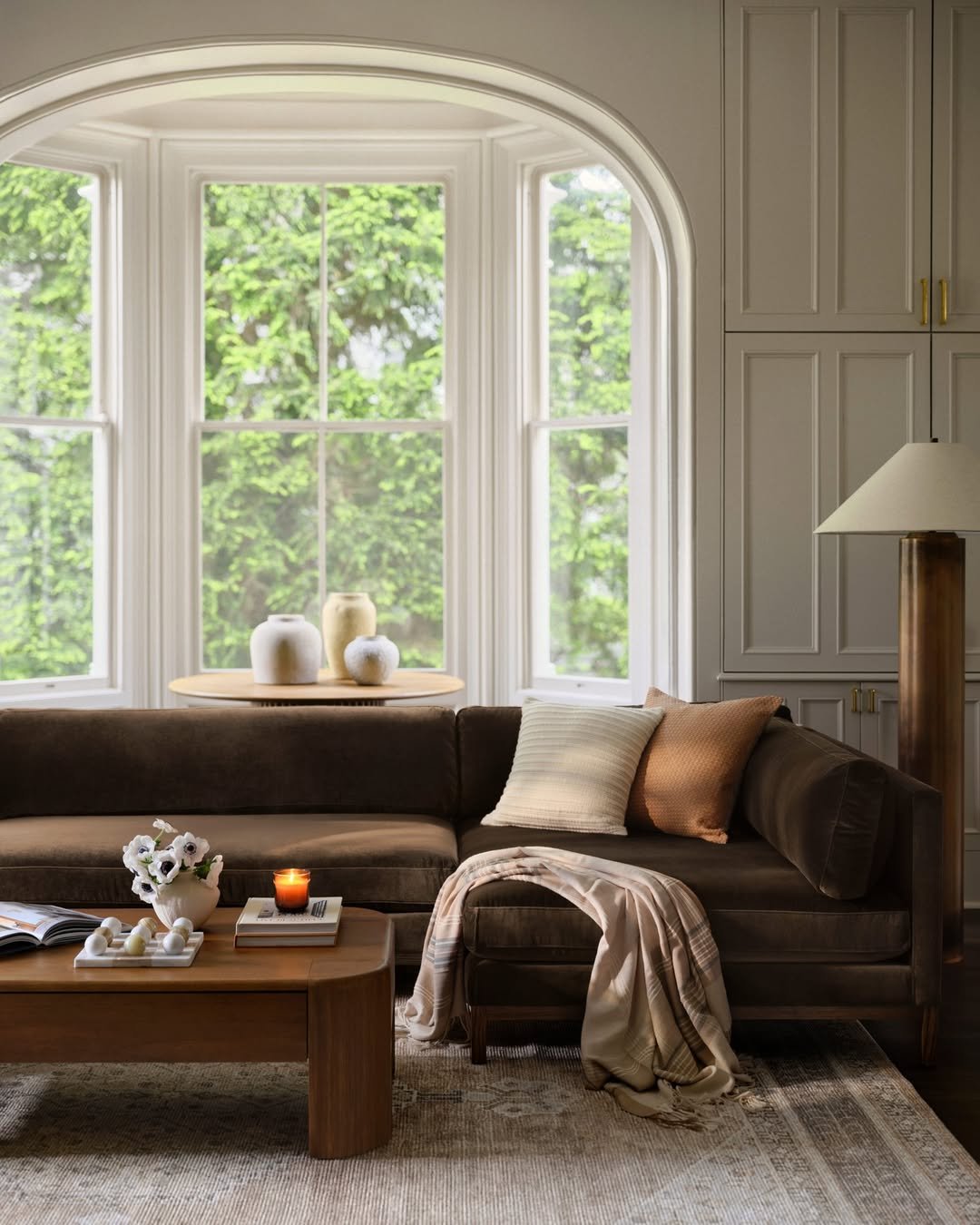 9 Dark Dramatic Style with an Intimate Atmosphere