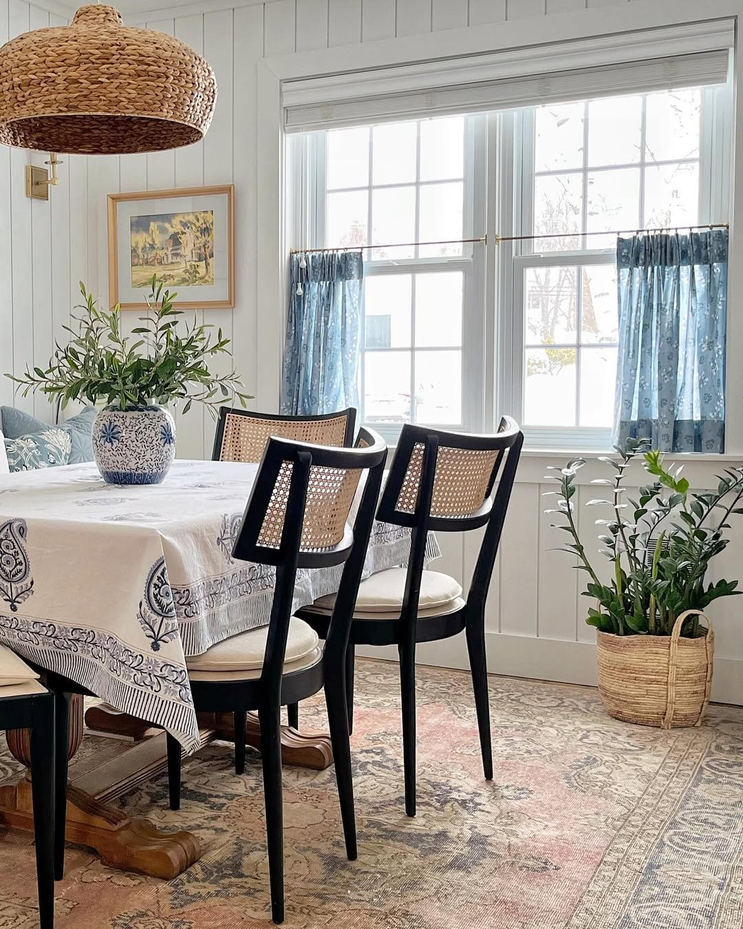 9 Light Textured Cottage Design