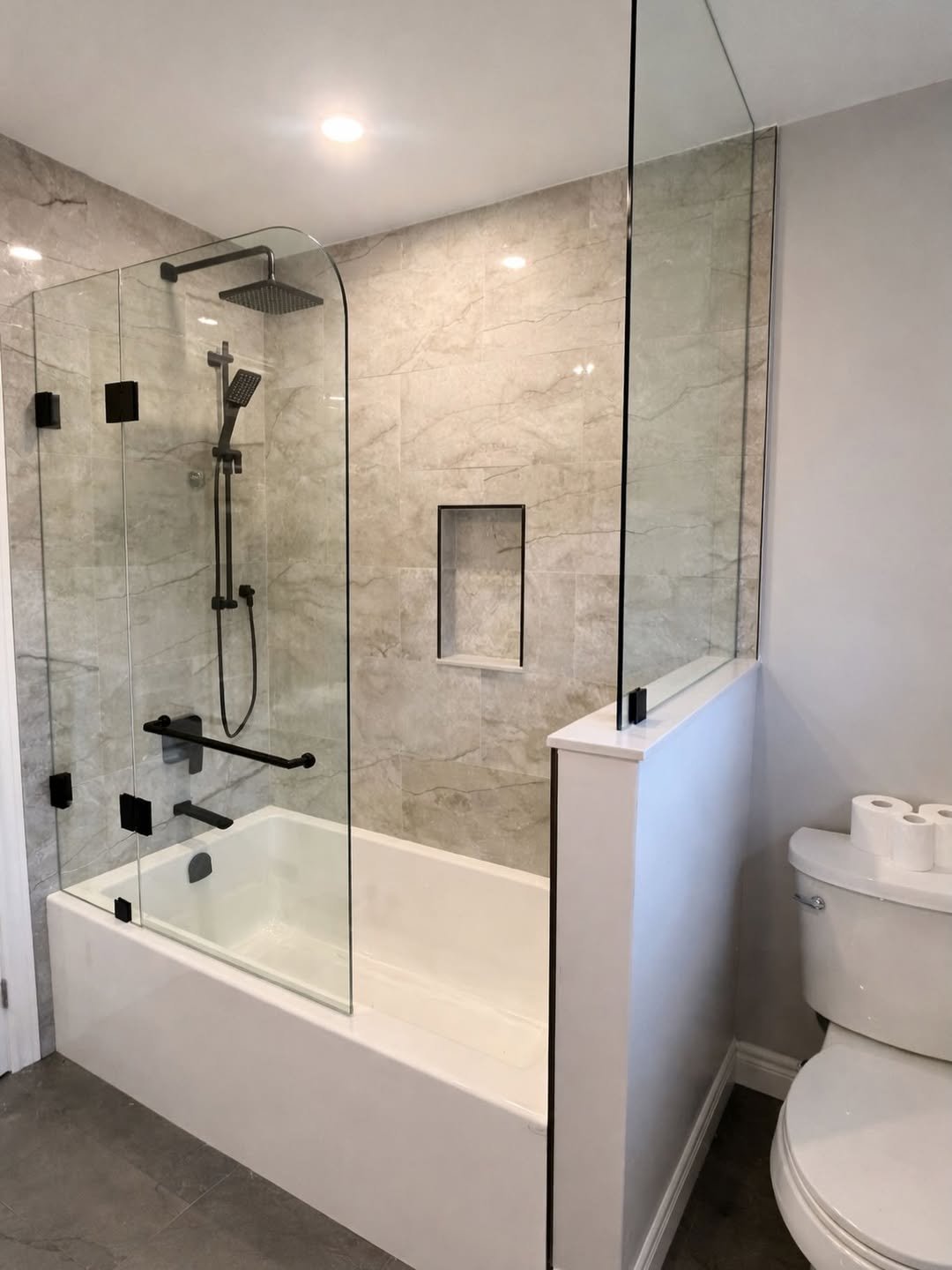 9 Tub and Glass Partition