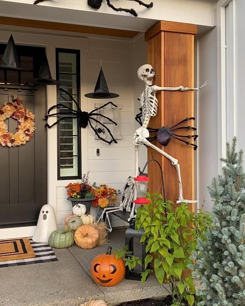 Adaptable Porch Decor